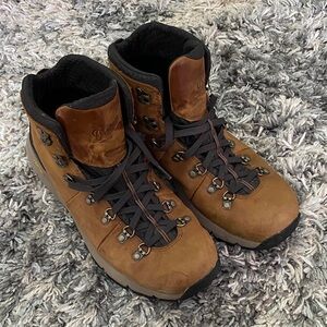 Danner Men's Mountain 600 4.5” Rich Brown Hiking Boot Size 9 EE Wide